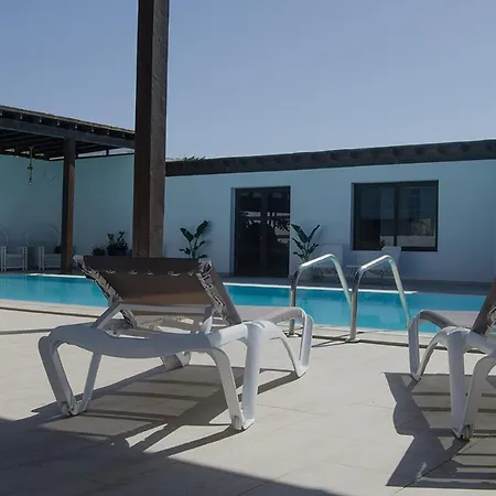 Casa de Férias One Bedroom House With Private Pool Enclosed Garden And Wifi At *