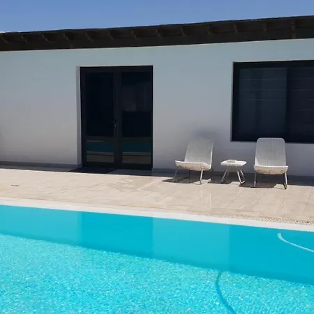 One Bedroom House With Private Pool Enclosed Garden And Wifi At